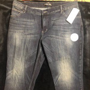 Riders by Lee Mid-rise Boyfriend Jean 20 WM